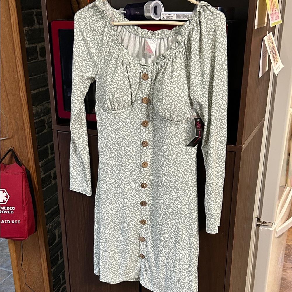 No Boundaries Green Floral Long Sleeve Dress *BRAND NEW*